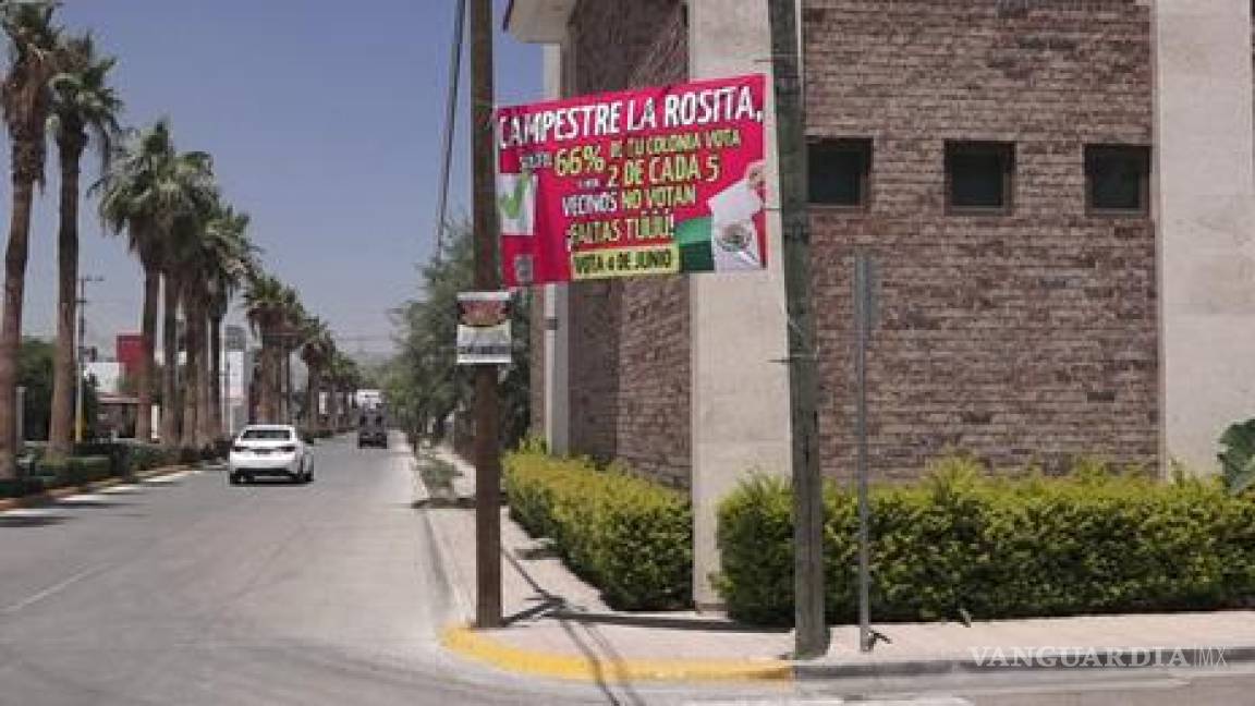 Aparecen mantas promoviendo el voto en colonias residenciales de Torreón