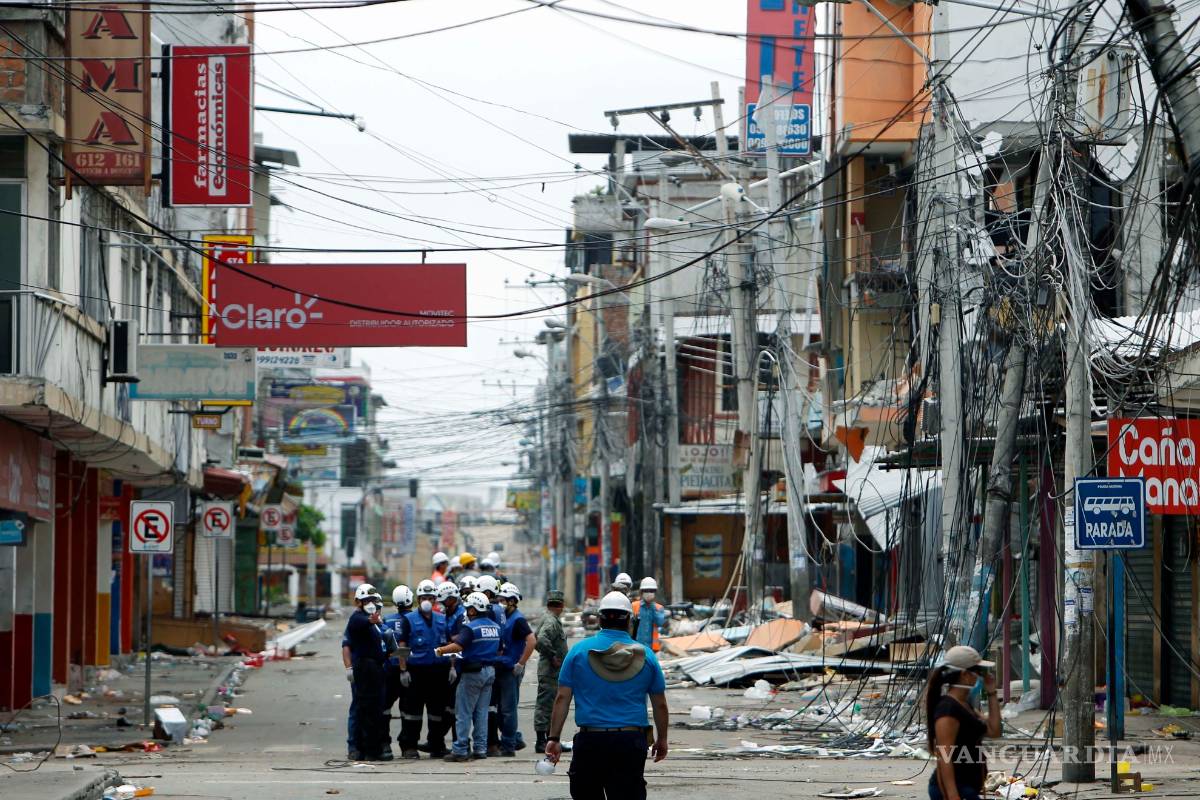 Colombia recibe a 333 repatriados sobrevivientes del sismo en Ecuador