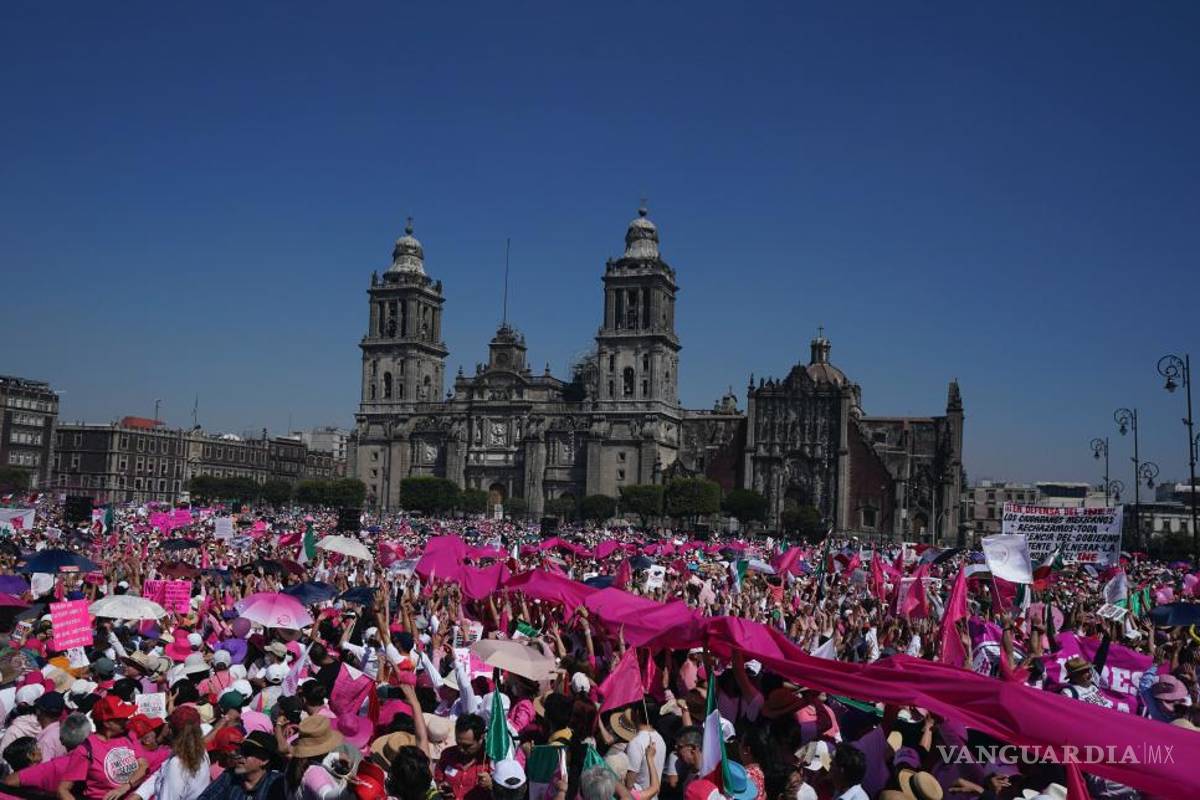 Así toman las calles y plazas miles de mexicanos para defender al INE (Fotos)