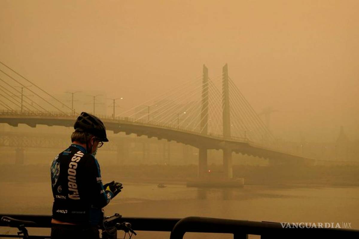 Humo de incendios ya cubre la costa oeste de EU