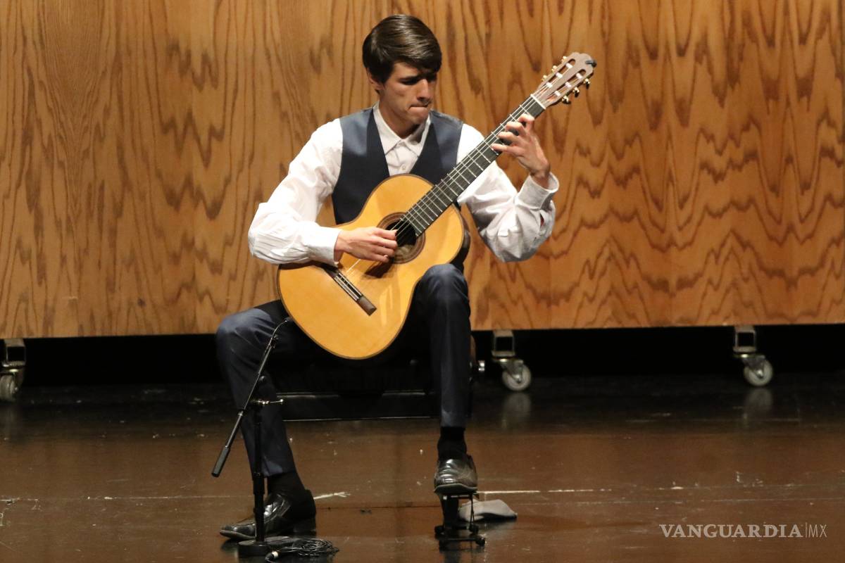 José Daniel Salceda es ganador del 8 Concurso Nacional de Guitarra