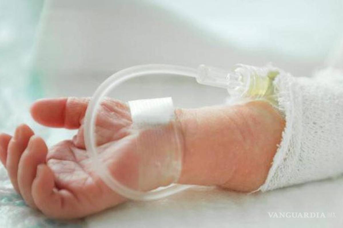 Hospitalizan en Saltillo a bebé por COVID-19; casos continúan al alza