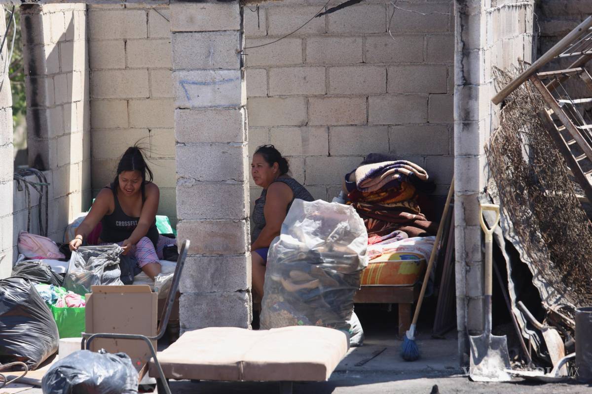 $!Vecinos de Urbivilla denuncian la presencia de grupos que ejercen violencia para apropiarse de terrenos, lo que agrava la crisis de los damnificados por el incendio.