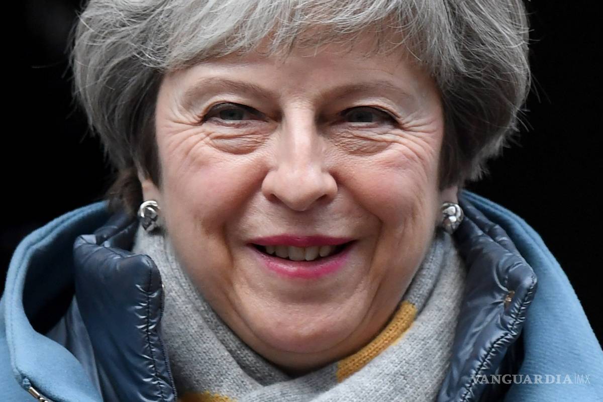 Theresa May presenta plan B para el 'Brexit'