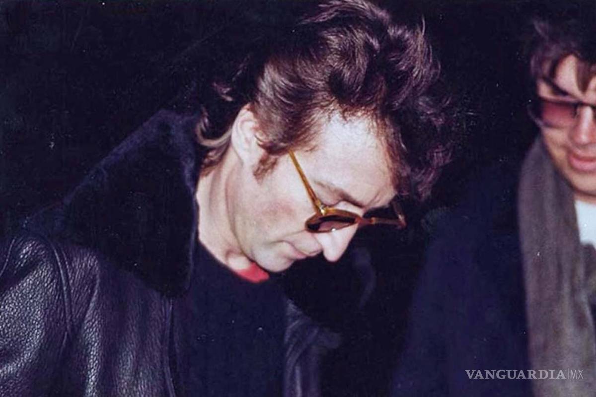 $!40 años después, ¿quién le disparó a John Lennon y dónde está ahora su asesino?