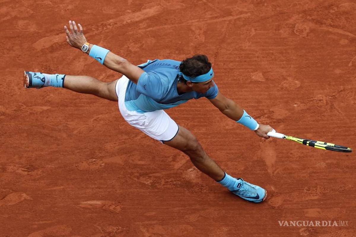 Avanza Nadal con facilidad en Roland Garros