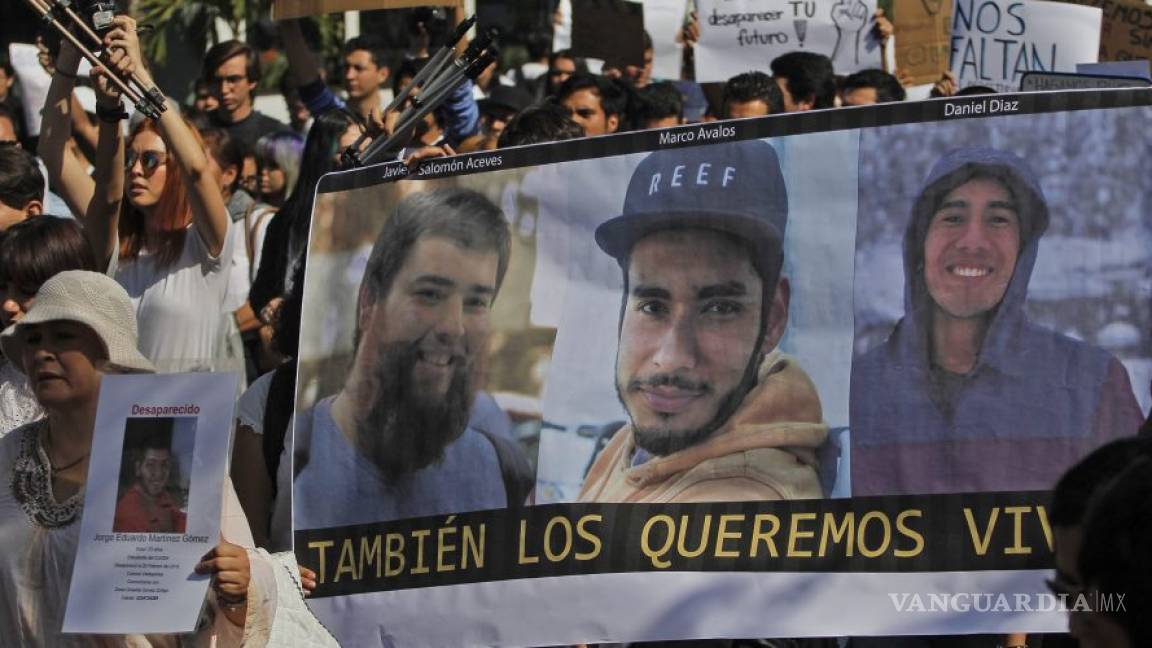 Gobernador de Jalisco da ultimátum a Fiscalía por investigación de estudiantes desaparecidos