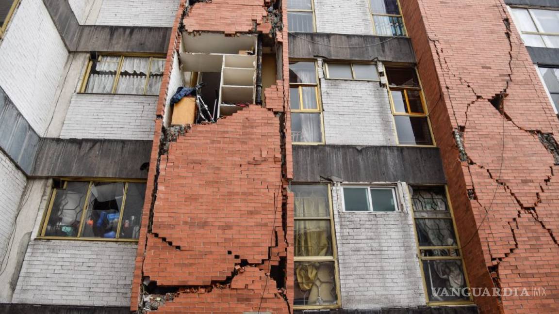 Rosario Robles reporta que ya están reconstruidas 2.2 mil de 60.3 mil viviendas dañadas