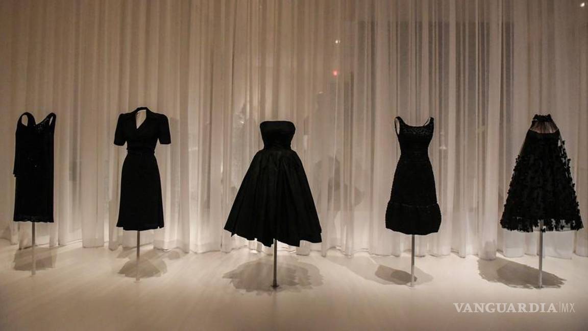 $!Coco Chanel también revolucionó la moda al crear el ‘Little Black Dress’, una serie de vestidos en color negro que iban perfecto en cualquier ocasión y para cualquier cuerpo.