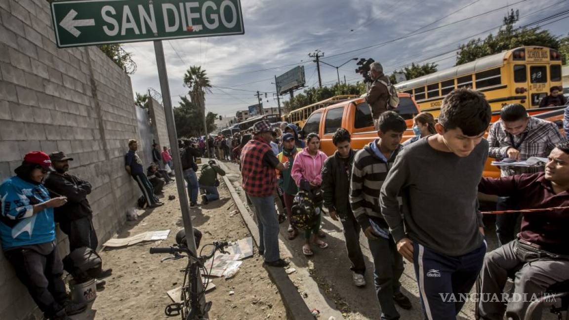 Ya son más de 2 mil migrantes en Tijuana, y siguen llegando más