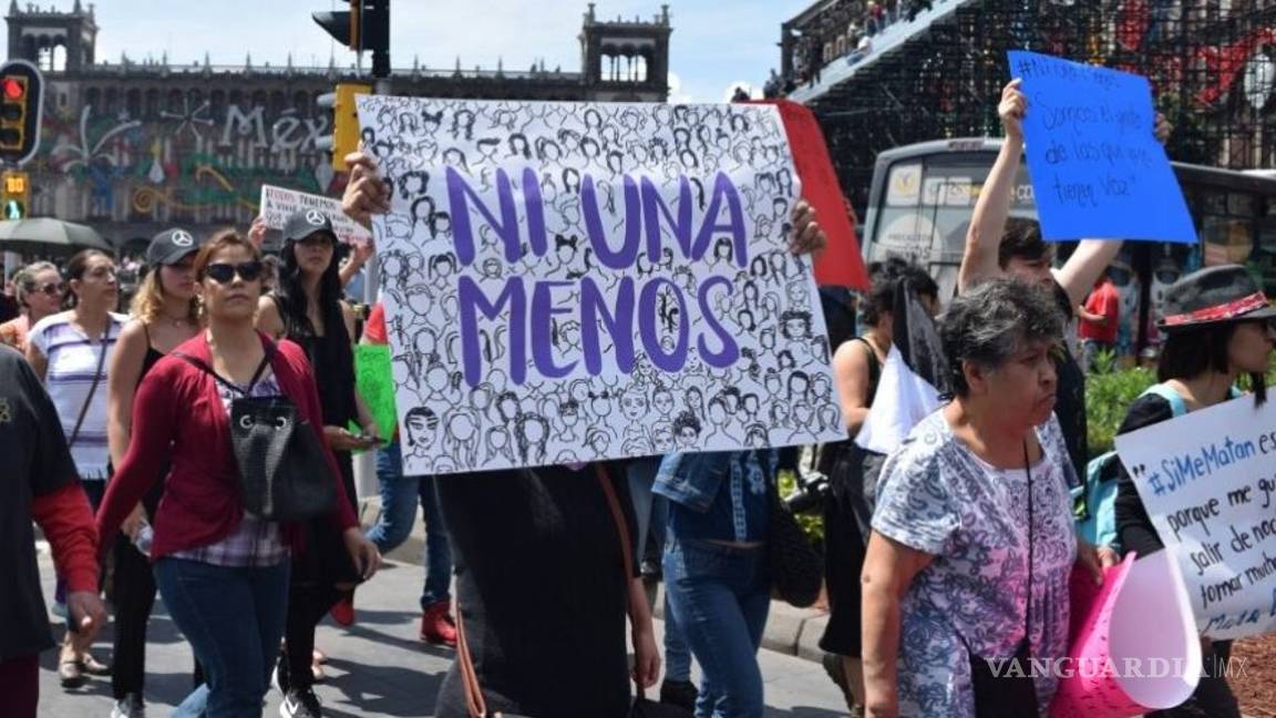 $!'Dejen de matarnos', mujeres marchan y exigen justicia por el asesinato de Mara