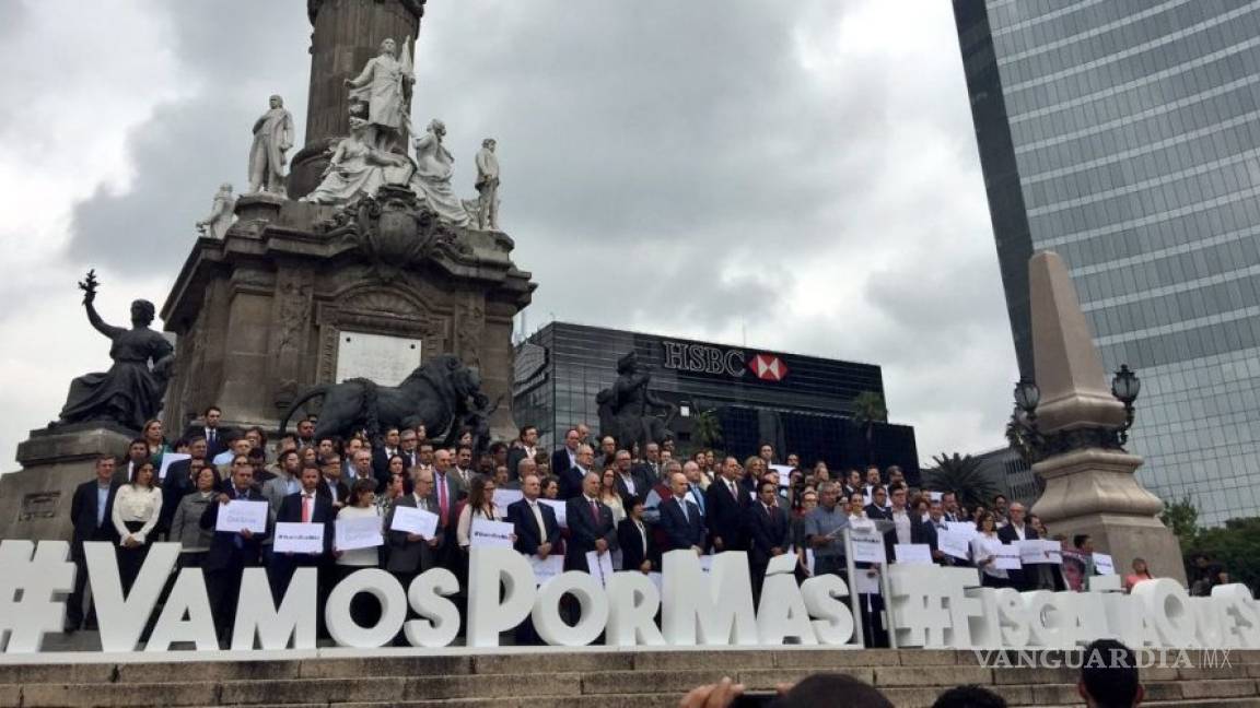 Más de 100 organizaciones exigen al gobierno una #FiscalíaQueSirva; protestan contra Cervantes