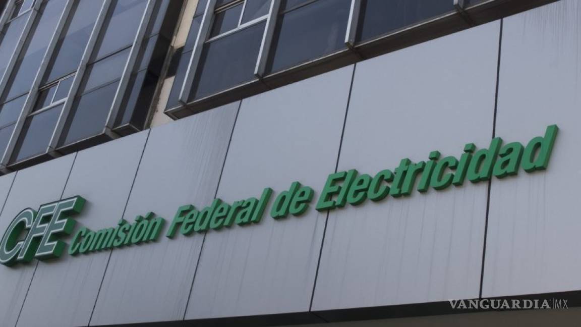 Sube CFE hasta 800% las tarifas de uso de red eléctrica a empresas límpias