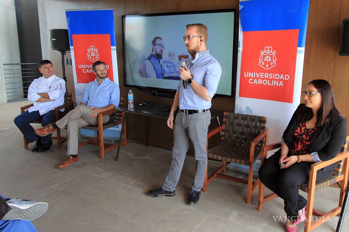 Presenta Universidad Carolina la Licenciatura en Administración de empresas gastronómicas