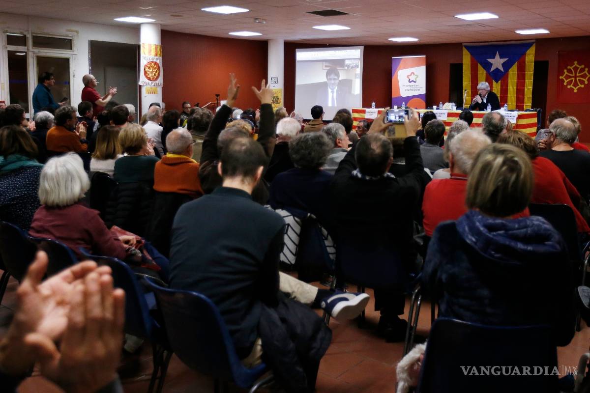 $!Pide Puigdemont ser investido como presidente de Cataluña por Skype