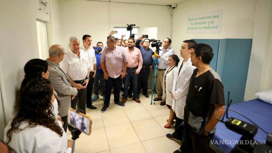 Inaugura Chema Fraustro consultorios médicos para policías de Saltillo