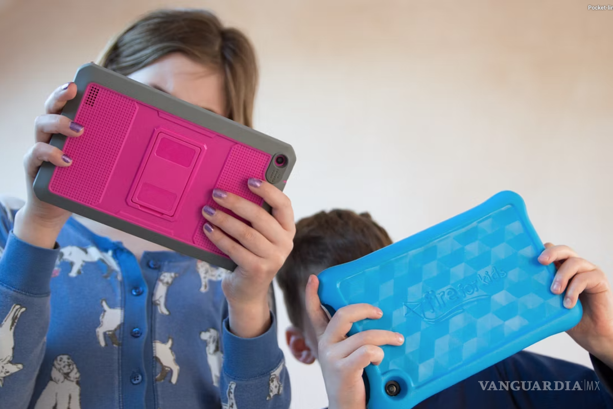 Advierte Apple por contenido inapropiado para menores en la app Kindle de Amazon