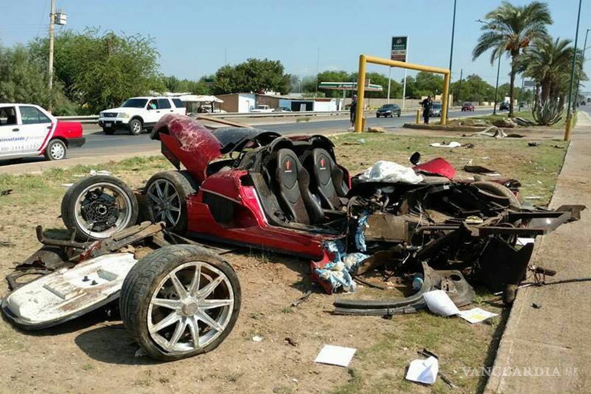 $!Destrozan lujoso auto de 22 millones de pesos en Nuevo Laredo