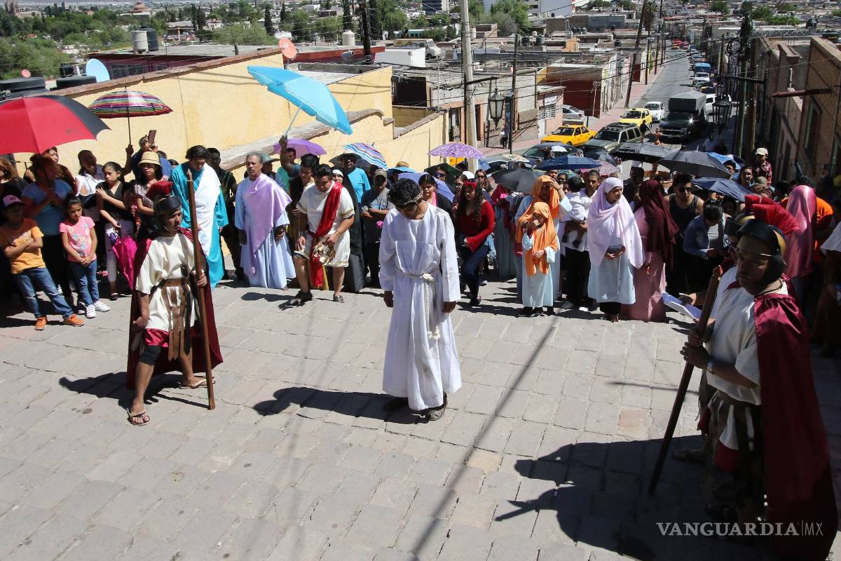 $!Cumple 16 años Vía Crucis en Santa Anita, populoso barrio de Saltillo