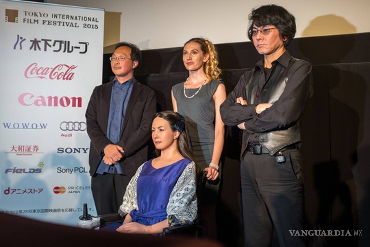 Llega primer film que coprotagoniza una actriz androide
