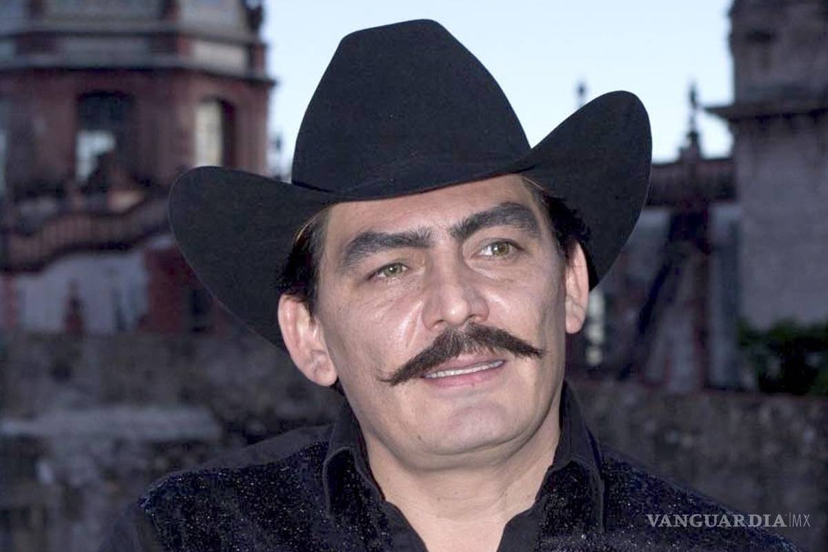 Cachan a José Manuel Figueroa entrando a un hotel con actriz de Televisa