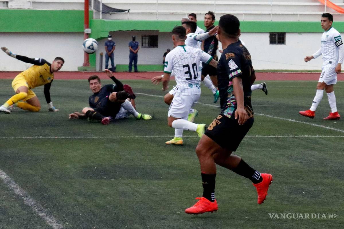 Al Saltillo FC se les escapa la victoria en casa