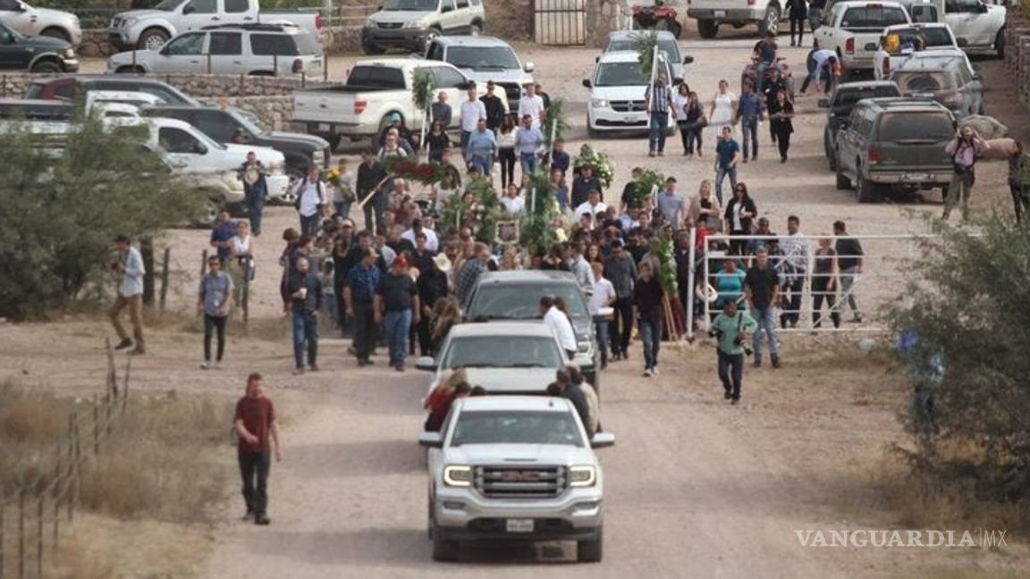 $!¡Quémenlos, quémenlos!... revelan que hay un video grabado por sicarios de la masacre a los LeBarón