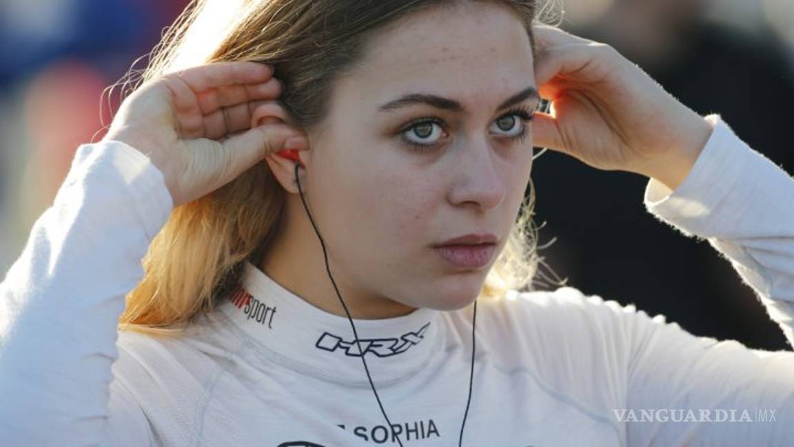 $!El impactante accidente de una piloto de 17 años en la Fórmula 3