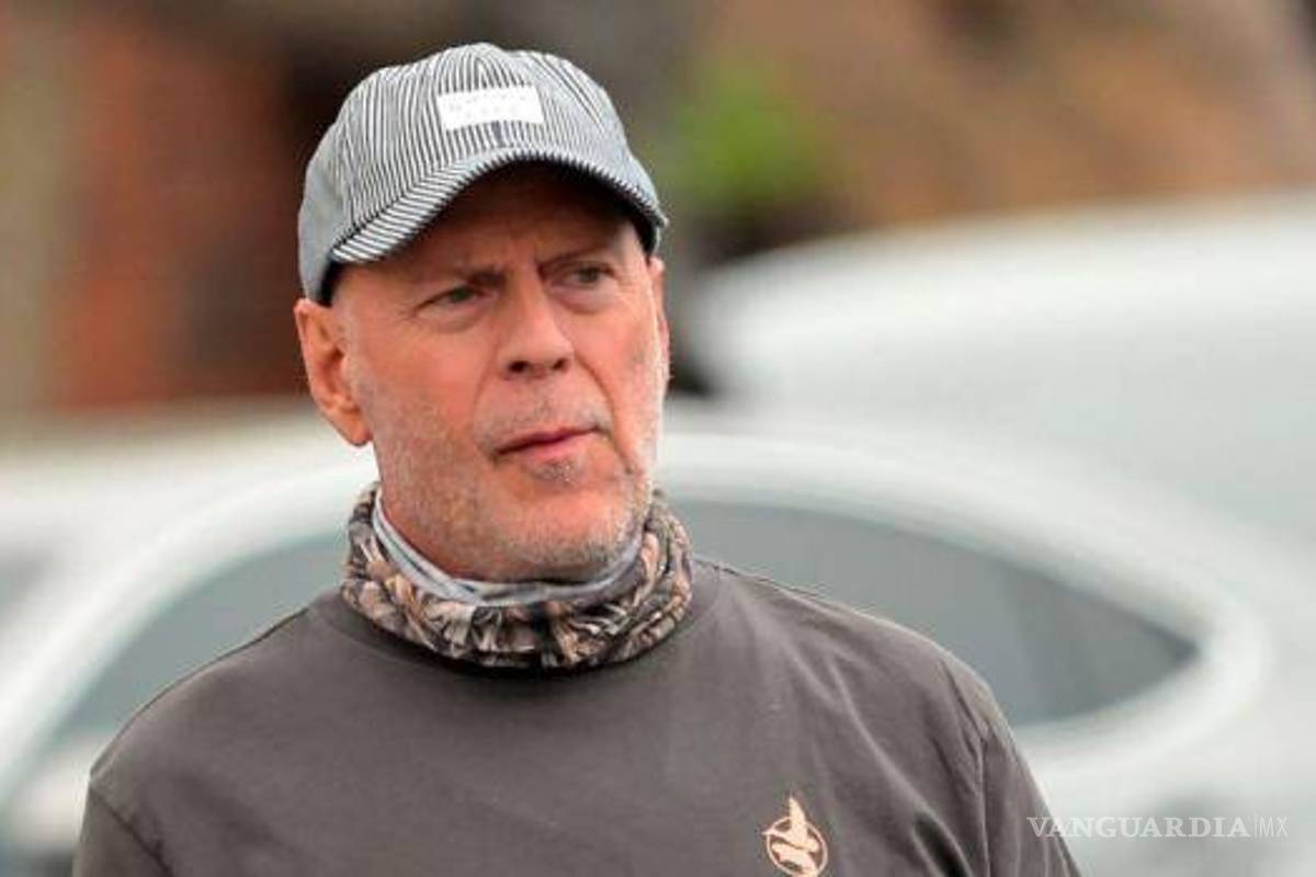 Sacan a Bruce Willis de tienda por rehusarse a usar cubrebocas
