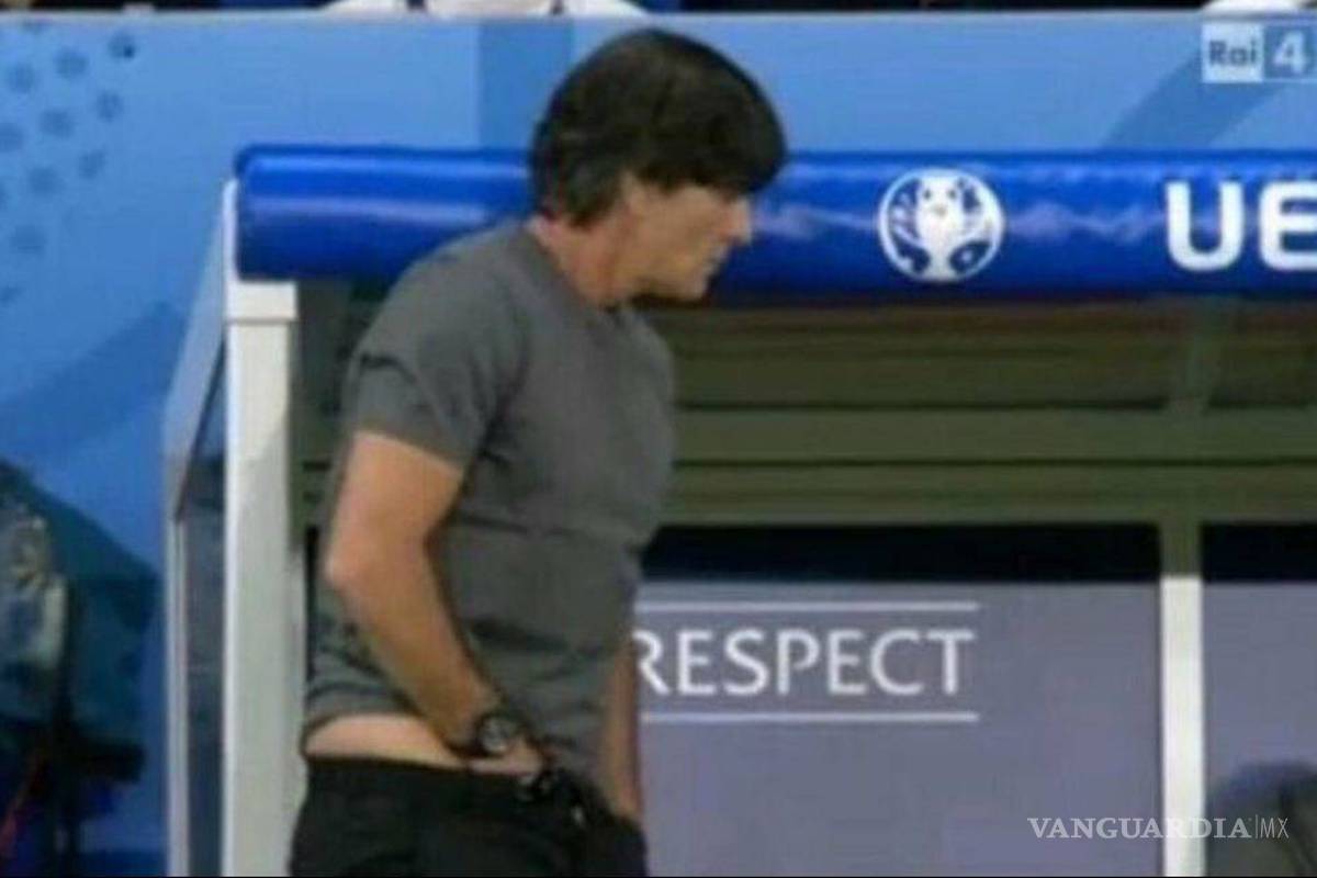 Exhiben filias de Joachim Löw en pleno partido