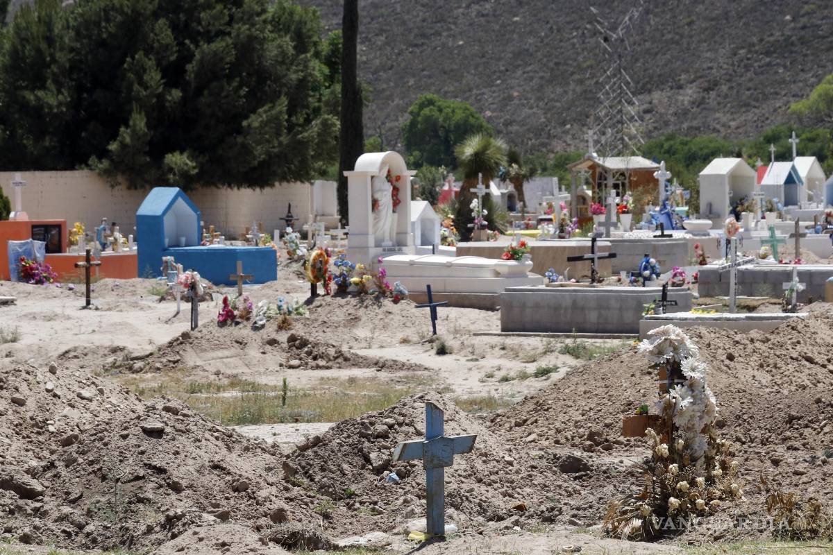 Confirma Alcalde de Saltillo que fosas cavadas en panteón municipal sí son para víctimas de coronavirus