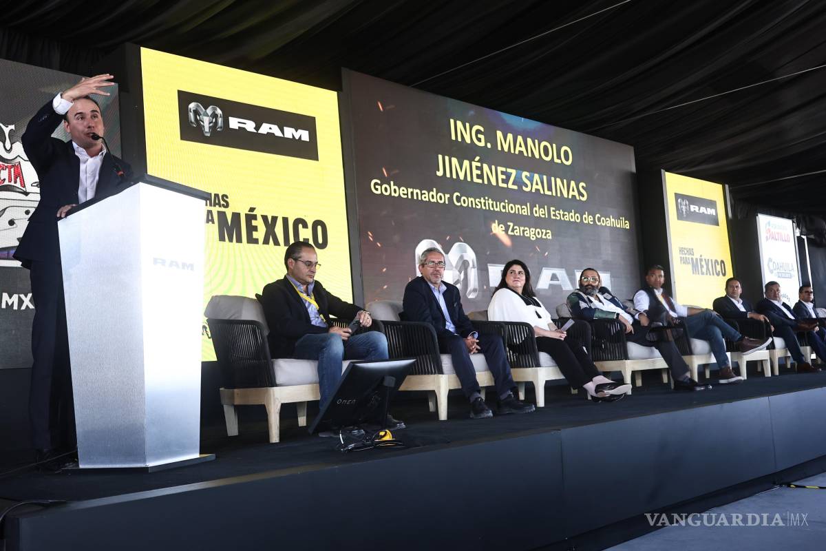 $!El gobernador Manolo Jiménez destacó que Coahuila produce uno de cada cinco vehículos mexicanos.