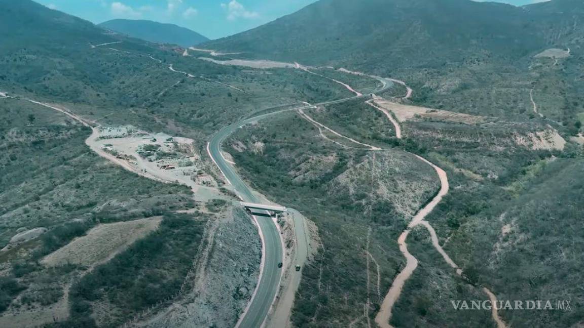 Carretera hacia Puerto Escondido sigue inconclusa, pero AMLO ya la inauguró