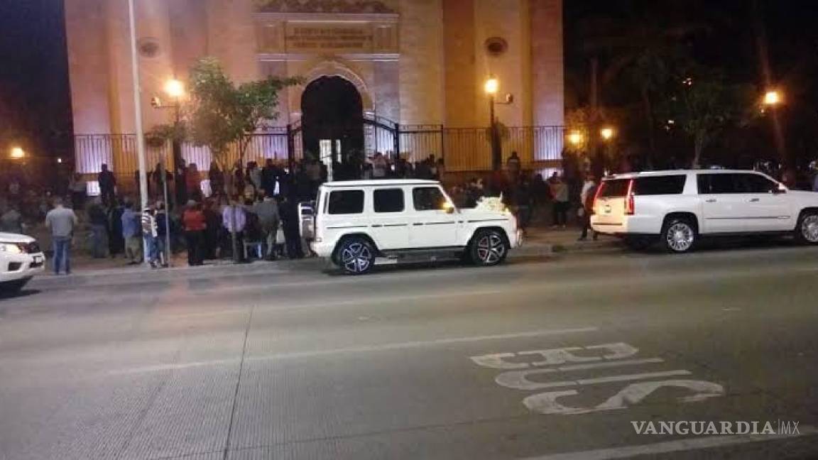 Se casa hija de ‘El Chapo’ en catedral de Culiacán en evento ‘blindado’