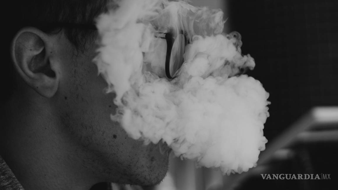 $!De acuerdo con los expertos, lo ideal sería que los padres y cuidadores no tuvieran vapeadores en casa.