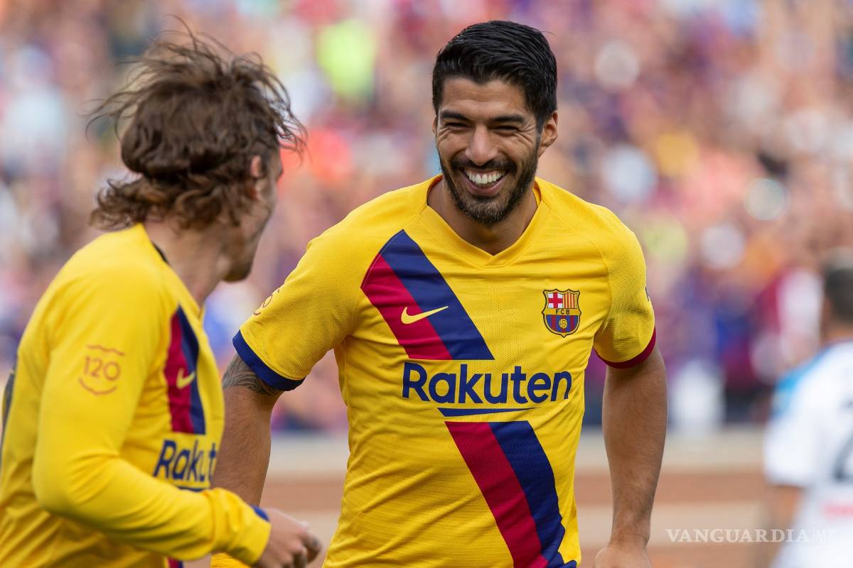 Barcelona aplasta al Napoli con Griezmann y Suárez en plan grande
