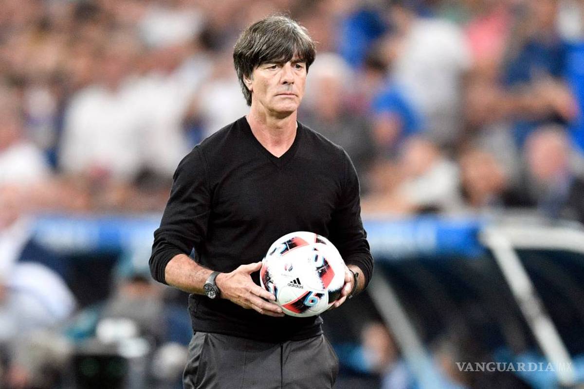 Joachim Löw seguirá al frente de la selección alemana hasta 2018