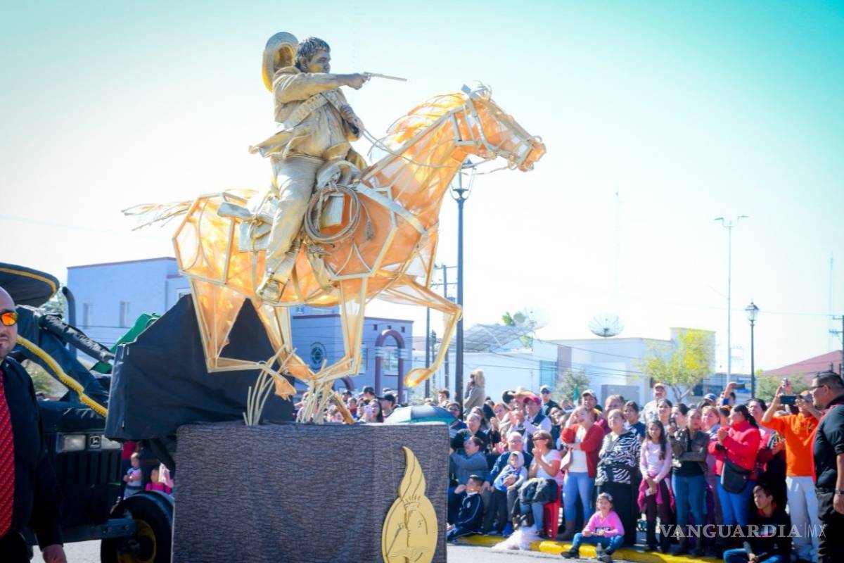 Pintan Piedras Negras de un ‘color patrio’