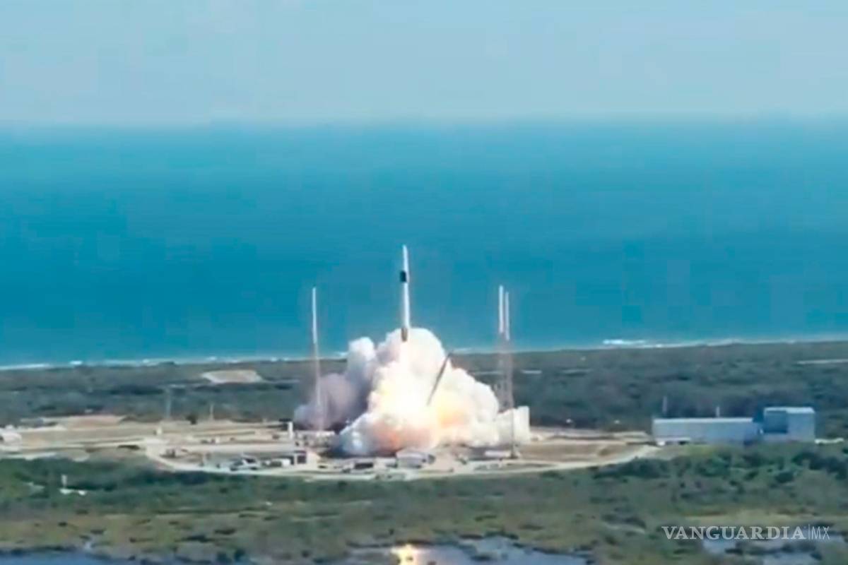 NASA envía a estación espacial nanosatélite mexicano hecho por estudiantes AztechSact-1