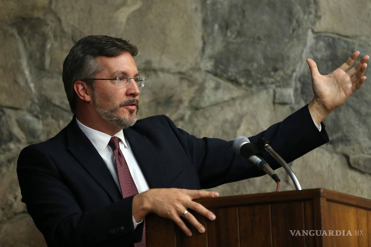 Polémica entre Ackerman y Murayama por bloqueo en Twitter