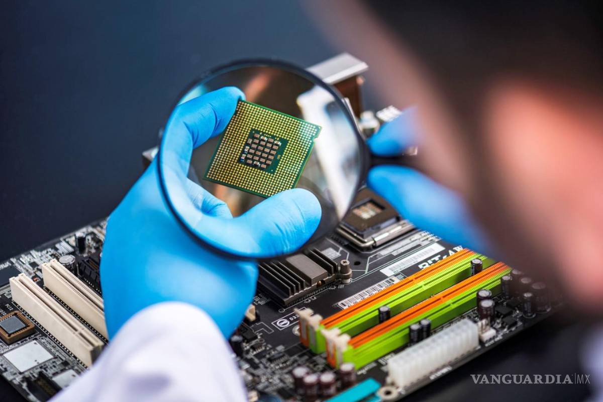 Sufren mercados ‘miércoles negro’ debido al temor a una guerra por chips entre EU y China