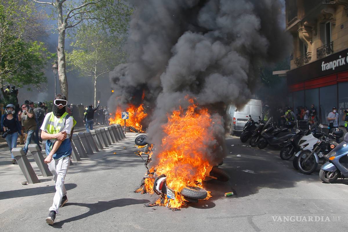Más fuego en París; ahora por protestas