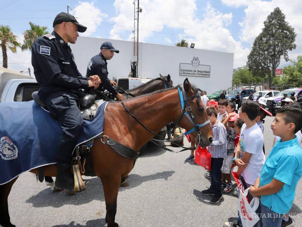 $!Los menores convivieron con elementos de la Policía Montada.