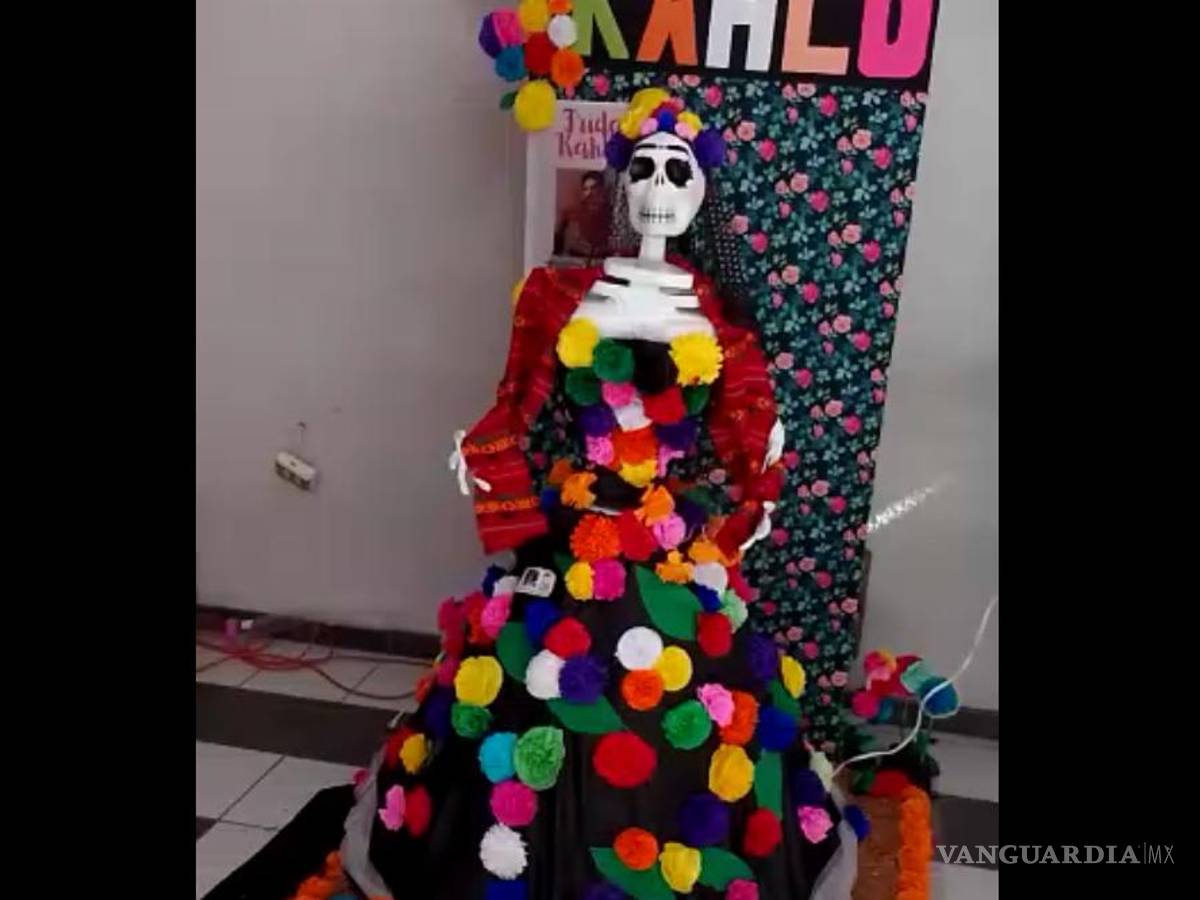 $!Agregaron luces y sonido a las catrinas robotizadas, siendo los principales movimientos mecanizados los de la boca y brazos, así como la voz.