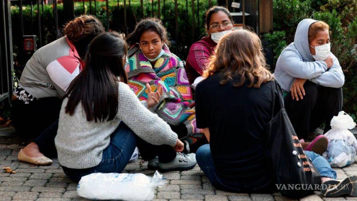 $!Texas, Florida y Arizona están enviando migrantes a NY, Washington y Chicago por esta razón