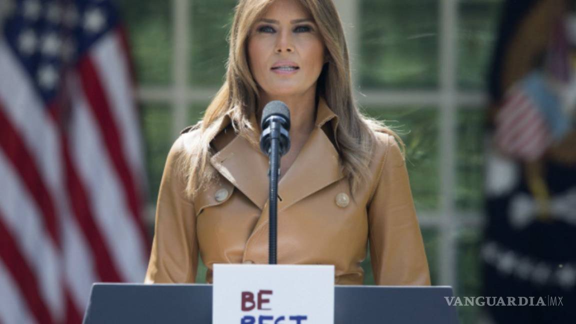 Melania Trump lanza campaña contra el ciberacoso