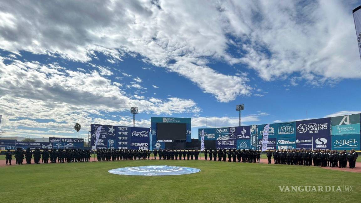 $!Elementos de distintas corporaciones rinden parte de novedades y muestran su estado de fuerza ante las autoridades estatales.