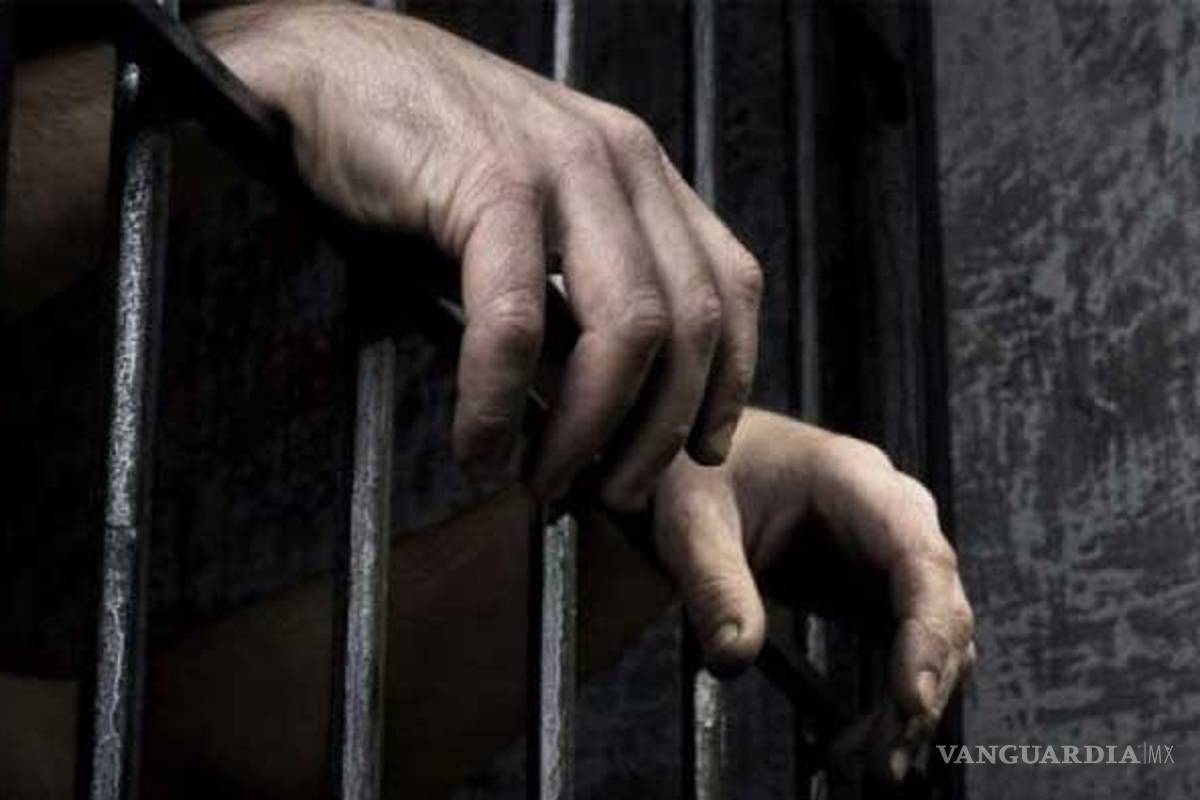 Por negligencia de policías se cuelga un detenido en Matamoros