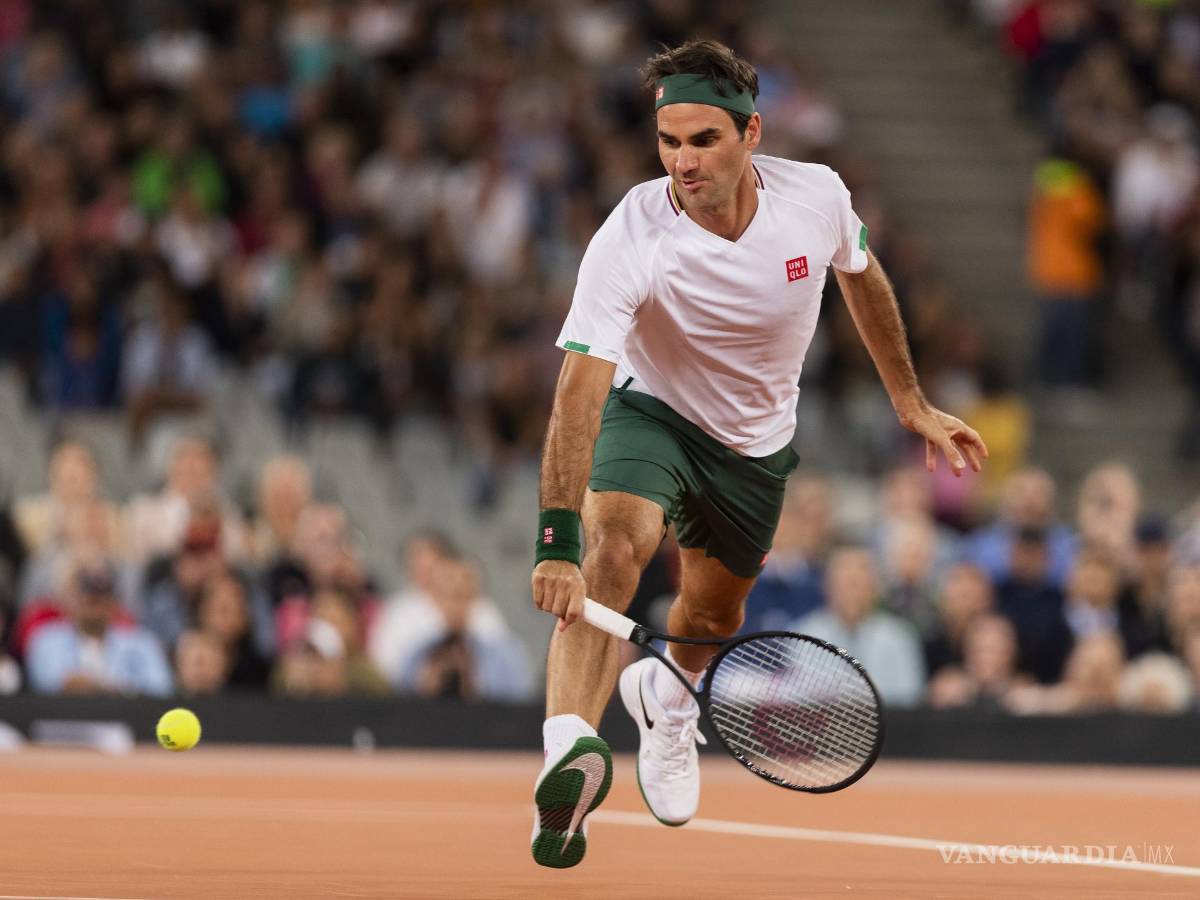 $!Roger Federer juega contra Rafael Nadal (no en la foto) durante el evento benéfico Match in Africa Cape Town, Ciudad del Cabo, Sudáfrica, 07 de febrero de 2020 .