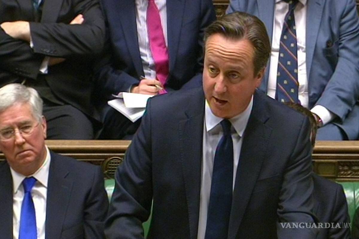 Premier británico quiere bombardear al Estado Islámico
